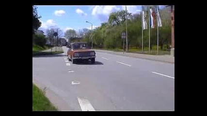 Трабант - Ей по полека ще ме блъснеш 2