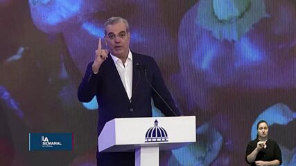 Въоръжени откриха огън по два пътнически самолета
