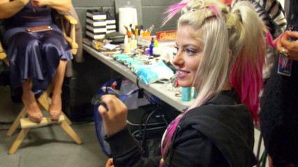 The Miz's curiosity is struck by Alexa Bliss' fidget spinner: Total Divas Bonus Clip, Jan. 24, 2018