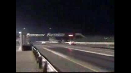 Muscle Car Vs. Електромобил