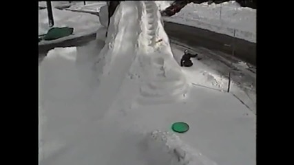 Голям снежен човек и яко забавление