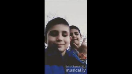 musical.ly с приятел
