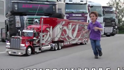 Rc камион в действие - Peterbilt 359 !
