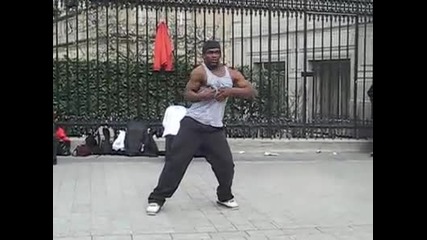 Страхотен уличен танцьор в Париж