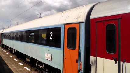 разминаване с 44 002.