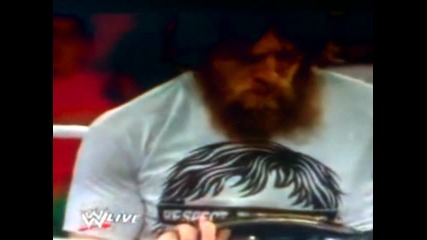 Тежък удар за Daniel Bryan - Triple H иска да му вземе титлата на федерацията заради нечестна победа