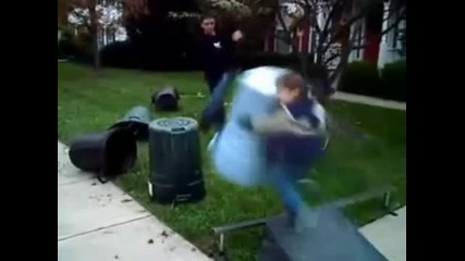 Как само удари детето !!!