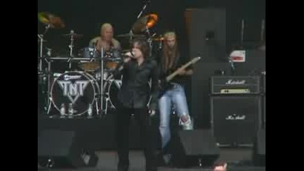 T N T Live - Everyones A Star (2004)