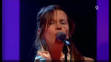 Camille - Au Port (live Jools Holland 2006).avi