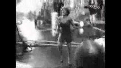Tina Turner I Aint Missing You