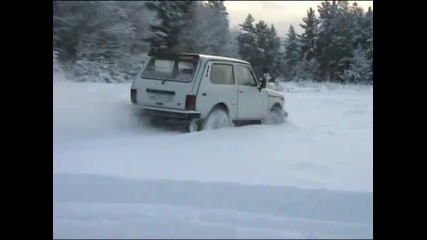 Lada Niva in snow