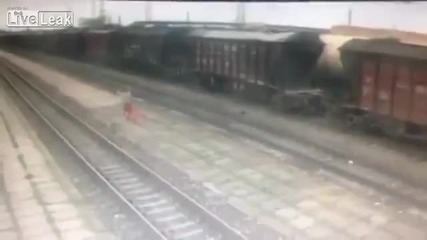 Не се качвайте върху влакове