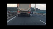 Камион кара с над 100 км/ч по "Аспарухов мост" във Варна