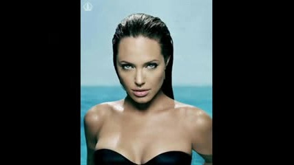 Анджелина Джоли