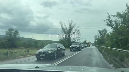 Верижна катастрофа край Кресна, движението е затруднено