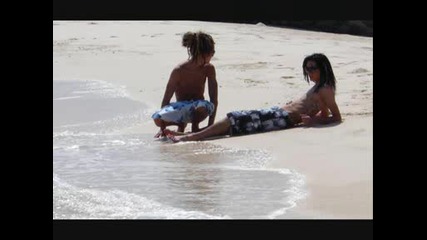 twins on holiday
