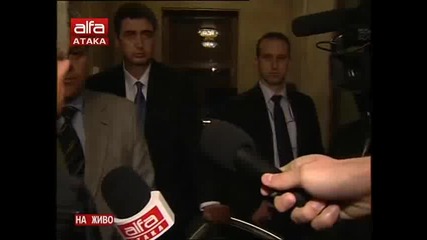 Волен Сидеров вътре в Мс - за втори път не го пускат да влезе на заседание