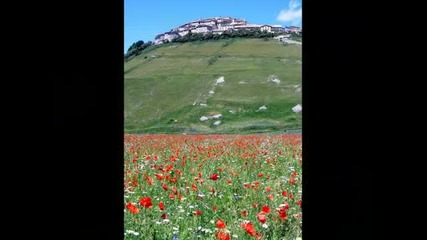 Castelluccio e Il Monte Vettore-italy