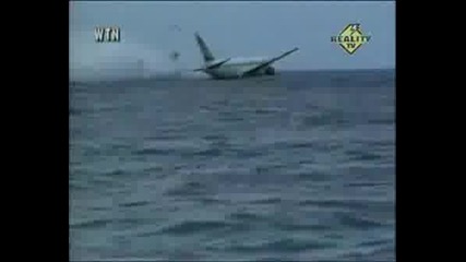 Самолет Пада Във Водата