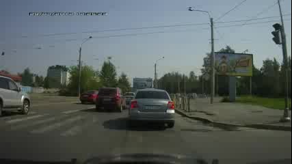 Driver Takes Revenge on Second Driver