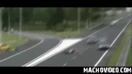 Кола Блъска Полицай