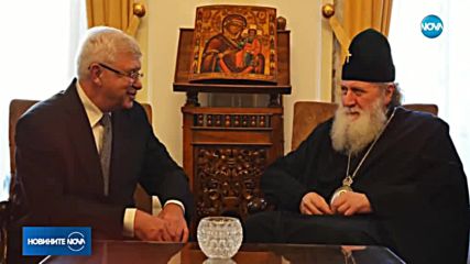 Здравният министър с молба към православната църква