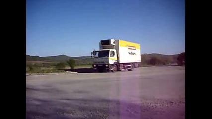 Минаващ Камион Щаер 13 s 21 край Стражица