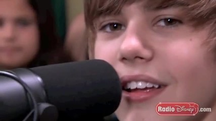 Какво кара Justin Bieber да се усмихва - Radio Disney 