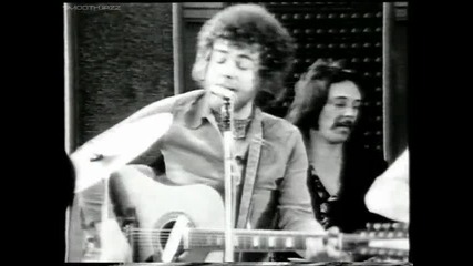 Stealers Wheel - Stuck In The Middle With You *HQ*