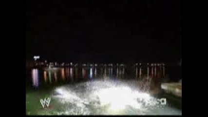 Wwe - John Cena хвърля Edge във водата