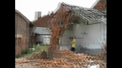 Деца Не Играйте Така...