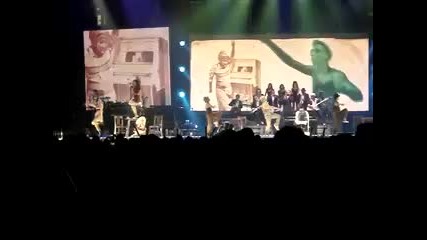 Christina Aguilera trips during performance