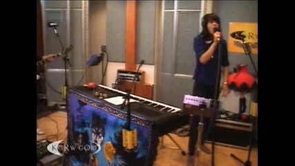 Bat for Lashes - Glass (live at Morning Becomes Eclectic)