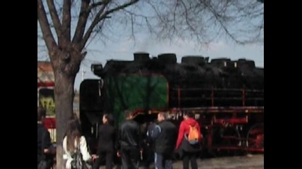 Парния локомотив в готовност да потегли от гара Банкя в 14.05 ч. на 24.03.2011 г. 