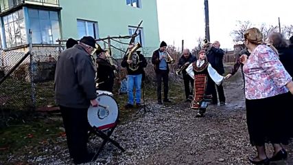 За пример по Радичковски спрямо инструменти-наличност от хора-звучене Гушанци!