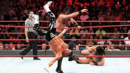 Seth Rollins vs. Dolph Ziggler & Drew McIntyre - 1-on-2 Handicap Match: Raw, Aug. 6, 2018