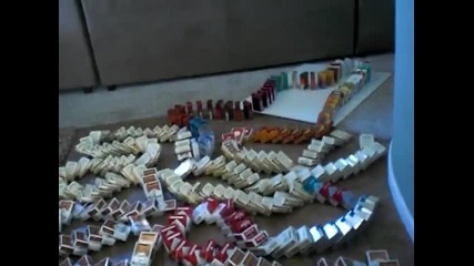 1200 кутии от цигари (ефекта на доминото) 