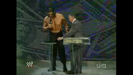 He Great Khali Helps Give Money 6 23 08