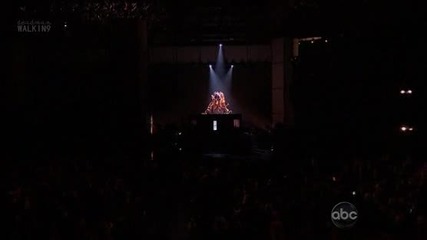 Christina Aguilera Performance | American Music Awards 2012