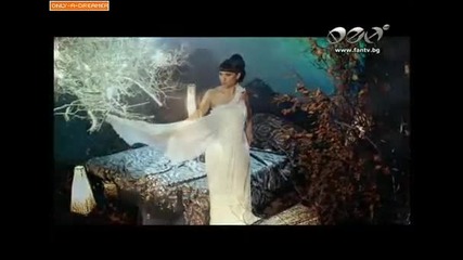 Софи Маринова - Боледувам (official Music Video) 2009 