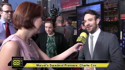 Звездата Чарли Кокс дава интервю на премиерата на сериала си Дявол на Доброто (2015)