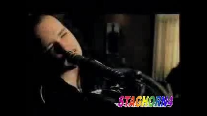 Korn - Alone I Break (official music video) 