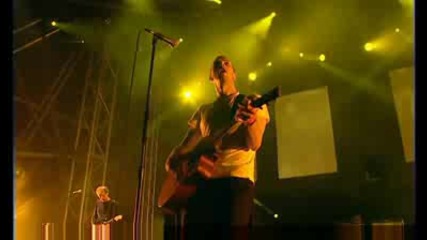 Coldplay - Yellow (live Glastonbury 2002).avi