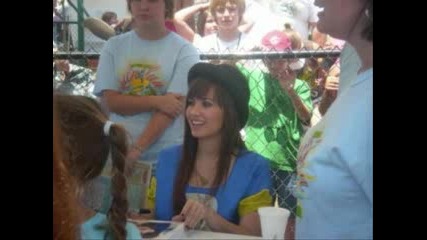 Nick Jonas and Demi Lovato - Crush