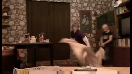 Как да накараш малкия ви брат да изчезне