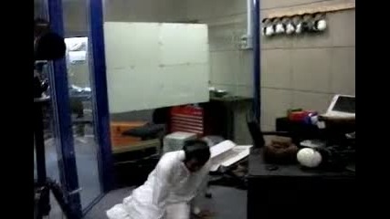 arabian guy getting his ass kicked by very large gun (funny)