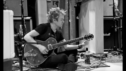 Deryck Whibley (sum 41) - Blood In My Eyes (acoustic) + Превод!
