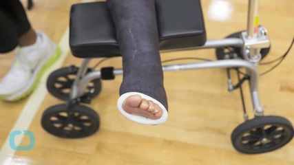 Georgia State Coach Ron Hunter Falls Off His Chair After His Team Shockingly Defeats Baylor