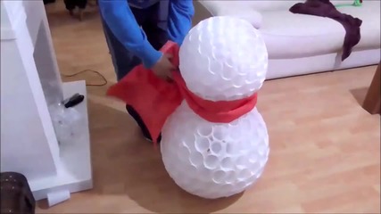 Как да си направим снежен човек от пластмасови чаши!