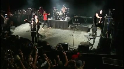 Hollywood Undead - Undead (live) 